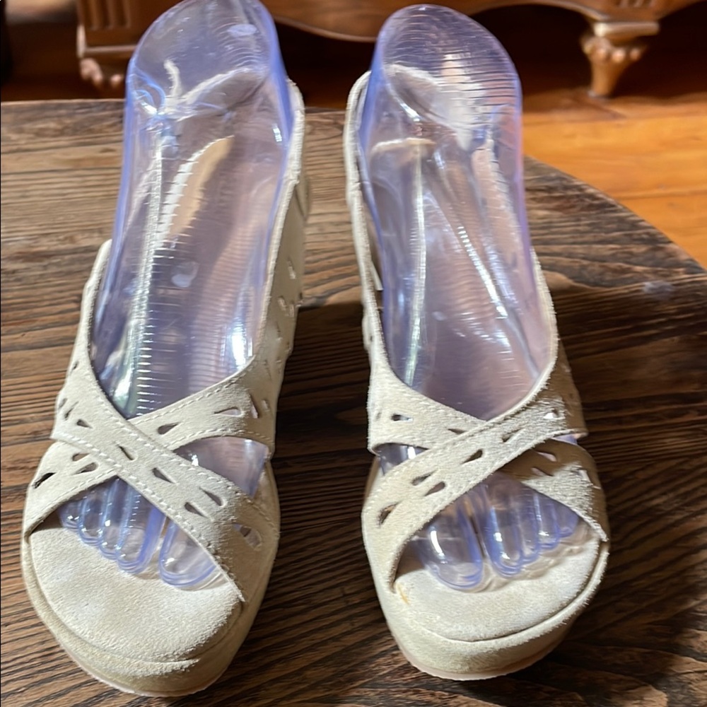 Sundance Cream Wedge Shoes with Modern Design